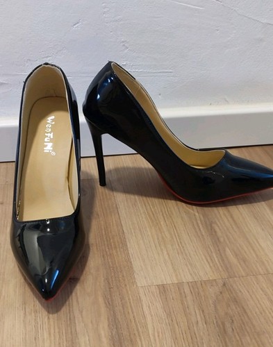 Verkaufe schwarze lackpumps - schwarze,