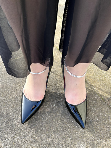 Schwarze pumps mit - schwarze, roter